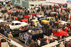 Es kann während des Tages auch durchaus zum Gedränge kommen (Bremen Classic Motorshow 2018)