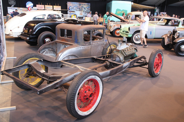 Bild Es muss ja nicht immer alles komplett original bleiben - auf dem Weg zum Hot Rod - Swiss Classic World Luzern 2018