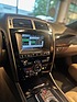 Bild: Es war nicht Serie, aber das DAB-Radio ist nun sogar im Display des alten Systems des Jaguar XKR integriert – Audio Exklusiv