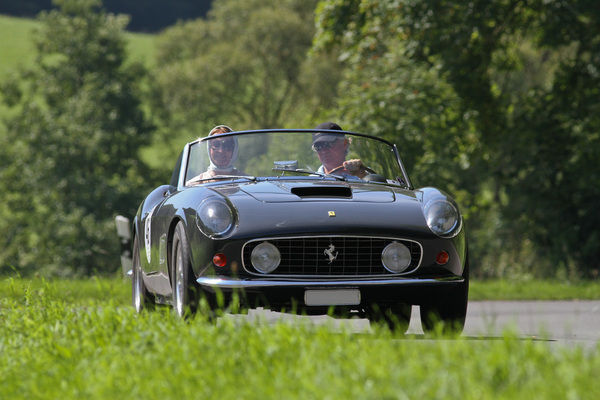 Etwa 75 mal wertvoller oder EUR 10 Millionen teuer ist heute ein Ferrari 250 GT Spider California SWB als damals, als man ihn für DM 53’000 kaufen konnte.