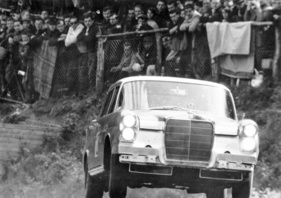 Eugen Böhringer im Mercedes Benz 300SE - ADAC 6-Stunden-Tourenwagen-Rennen (1964)