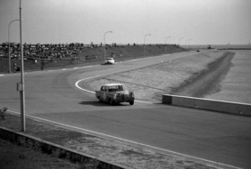 Eugen Böhringer im Mercedes Benz 300SE - Grosser Preis der Tourenwagen in Monaco (1964)