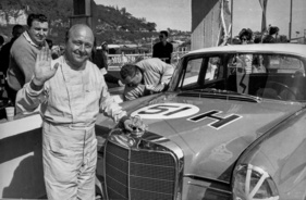 Eugen Böhringer mit dem Mercedes Benz 300SE - Grosser Preis für Tourenwagen in Macao (1964)