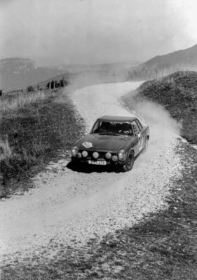 Eugen Böhringer und Klaus Kaiser im Mercedes Benz 230SL - 34. Rallye Spa-Sofia-Lüttich (1964)