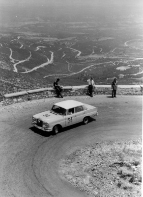 Eugen Böhringer und Peter Lang im Mercedes Benz 220SE - Rallye Akropolis (1962)