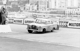 Eugen Böhringer und Peter Lange im Mercedes Benz 220SE - 31. Rallye Monte Carlo (1962)