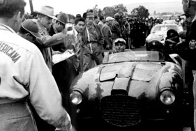 Eugenio Castellotti wurde bei der Carrera Panemericana 1953 auf dem Lancia D23 Gesamtdritter