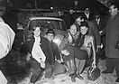 Eva-Maria Falk, Klais Kaiser, Eugen Böhringer und Ewy Roqvist vor dem Mercedes Benz 200SEb - 33. Rallye Monte Carlo (1964)