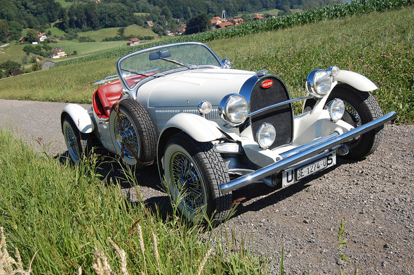 Excalibur 35X (1966) - offered at the auction of the Oldtimer Gallery in Toffen on November 29, 2014