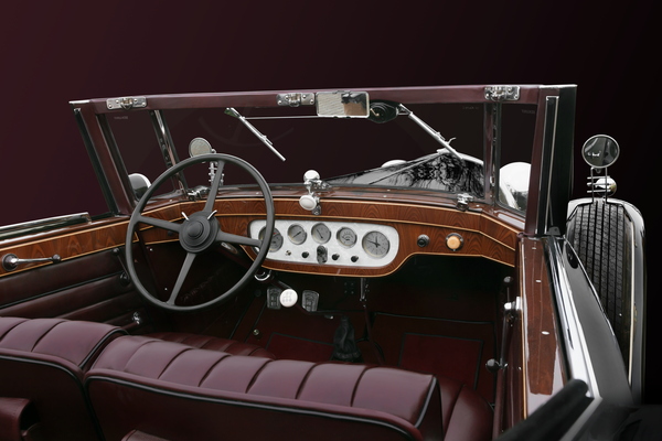 Bild Exklusive Fahrzeuge der Marke Horch an der Retro Classics Bavaria 2016