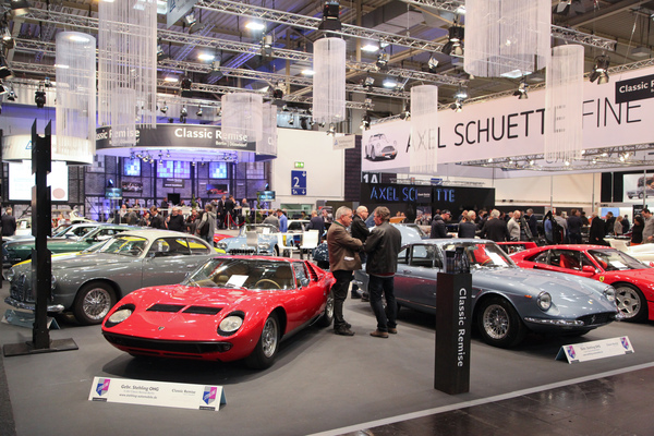 Exotische Raritäten von Lamborghini, Ferrari und Alfa Romeo auch auf dem Stand der Classic Remise - gesehen an der Techno Classica 2016
