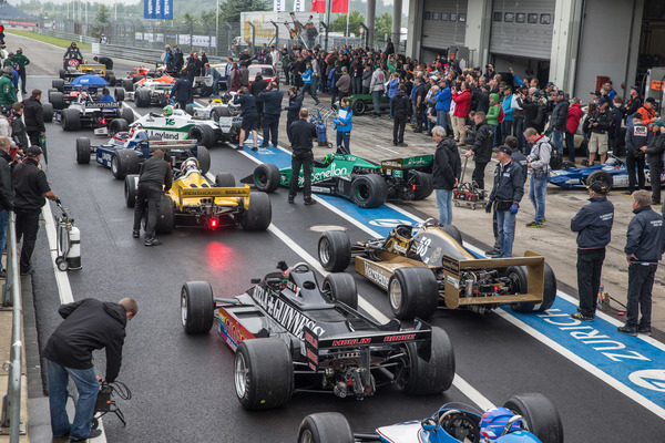 FIA Masters Historic Formula One Startfeld beim Vorstart - AvD OGP 2017