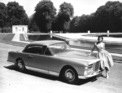 Facel-Vega (1957) - die stark gebogene Panorama-Windschutzscheibe prägt das Design