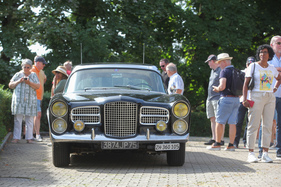 Facel-Vega Excellence (1962) - viertürig und handgeschaltet in der Hybrid-"Ausstellung" - Albisgütli Classic Cars & Bikes August 2022