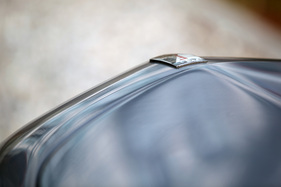 Facel-Vega FV 3 (1957) - das Facel-Zeichen auf der Motorhaube