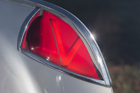 Facel-Vega FV 3 (1957) - ein schönes Styling-Detail, das "V" in den Heckleuchten