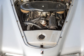 Facel-Vega FV 3 (1957) - enge Platzverhältnisse für den Chrysler-V8-Motor