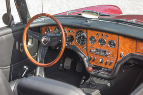 Facel Vega Facellia F2 1600 (1962) - sechs Rundinstrumente informieren den Fahrer, die Uhr ist überraschenderweise links angeordnet