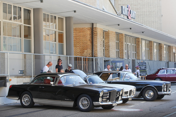 Facel Vega Gruppe mit FV3, Facellia F2S und Excellence - Luxus pur - V8-/I6-Hybrid-Treffen in der Motorworld Kemptthal 2021