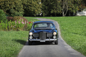 Facel Vega HK 500 (1959) - für schmale Landstrassen ist das Coupés schon fast ein wenig breit