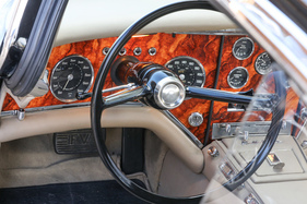 Facel Vega HK 500 (1959) - grosszügige Ausstattung mit vielen Jaeger-Instrumenten