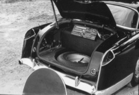 Facel-Vega HK 500 (1960) - Kofferraum, Werkzeug und Ersatzrad