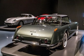 Facel Vega II (1962) - in der Ausstellung "PS:. Ich liebe Dich. Sportwagen-Design der 1950er - 1970er Jahre"