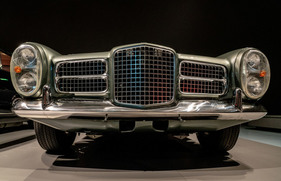 Facel Vega II (1962) - in der Ausstellung "PS:. Ich liebe Dich. Sportwagen-Design der 1950er - 1970er Jahre"