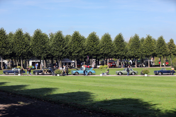Facel-Vega mit Acht- und Vierzylinder-Motoren in einer Reihe - 21. Classic-Gala Schwetzingen 2025