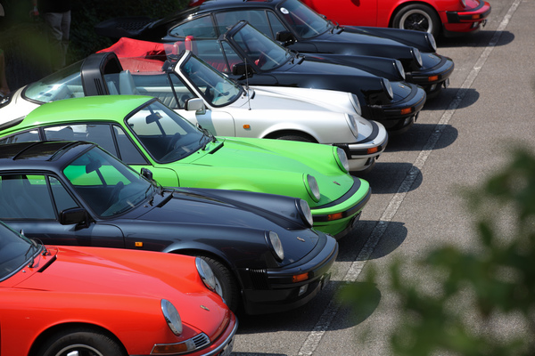 Bild Fällt auf jeden Fall auf, der grüne Porsche - Porsche Classic Day 2018 in Schinznach-Bad