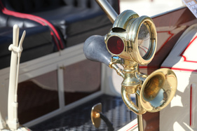 Fafnir Omnimobil Tourer (1904) - Kombination von Hupe und Scheinwerfer - Classic-Gala Schwetzingen 2018