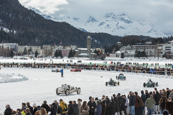 Fahren im Pulk - The I.C.E. St. Moritz 2025