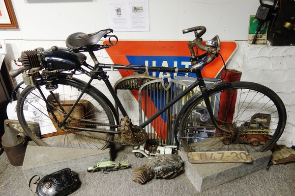 Fahrrad mit Hilfsmotor - Rosengart-Museum in Bedburg-Rath