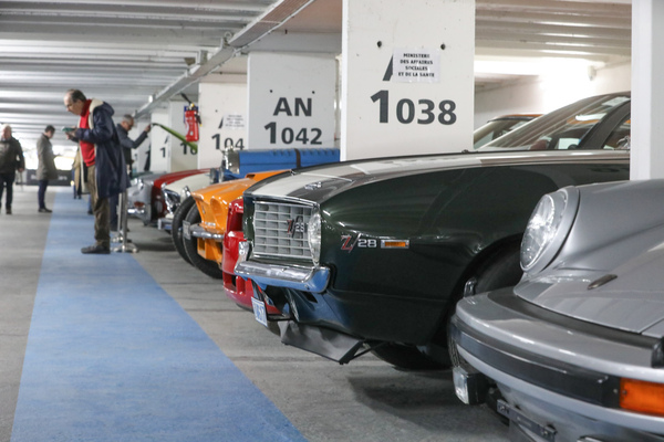 Fahrzeugvielfalt in der Tiefgarage - Bonhams Paris Versteigerung 2025