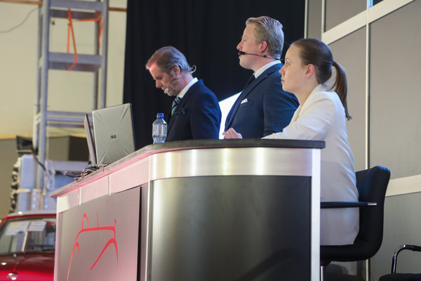 "Fair Warning" - "Gstaad Classic Car Auction" der Oldtimer Galerie Toffen am 29 Dezember 2023