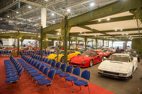 Falsches Bild: die Messe war durchaus gut besucht – Techno Classica 2023