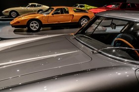 Farben und Formen - Ausstellung "PS:. Ich liebe Dich. Sportwagen-Design der 1950er - 1970er Jahre" im Kunstpalast Düsseldorf 2018 Farben und Formen - Ausstellung "PS:. Ich liebe Dich. Sportwagen-Design der 1950er - 1970er Jahre" im Kunstpalast Düsseldorf 2018