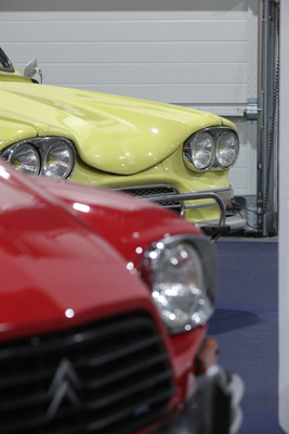 Farben- und Formenspiel - Citroën Dyane und Ami 6 - Bremen Classic Motorshow 2019