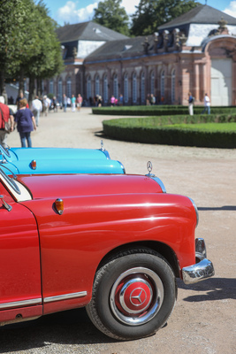 Farbenfrohe Ponton-Welt - 19. ASC Classic-Gala Schwetzingen 2023