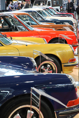 Bild: Farbenfrohe Welt der Siebzigerjahre - Porsche 911 - Retro Classics Stuttgart 2019