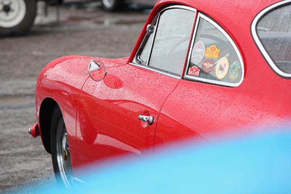 Farbenspiel - Porsche 356 in Rot - OSMT Zug im September 2017