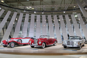 Farblich assortierte Luxus-Cabriolet von Mercedes - gesehen an der Techno Classica 2016