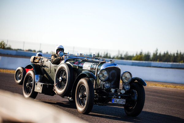 Image: Almost 100 years old and still fit for the race track - pre-war vehicles take to the track at the Vintage Nürburgring on the 50th anniversary of the OGP