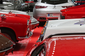 Fast Einigkeit bei der Farbwahl, dafür Vielfalt im Design - 42. Auto e Moto d'Epoca 2025