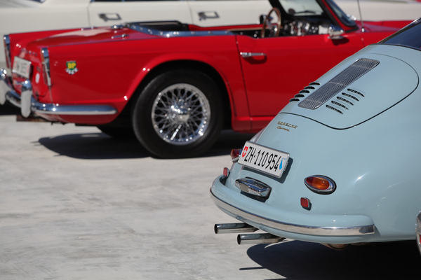 Fast aus der gleichen Zeit und doch so unterschiedlich - Porsche 356 Carrera und Triumph TR4 - Dolder Classics August 2018