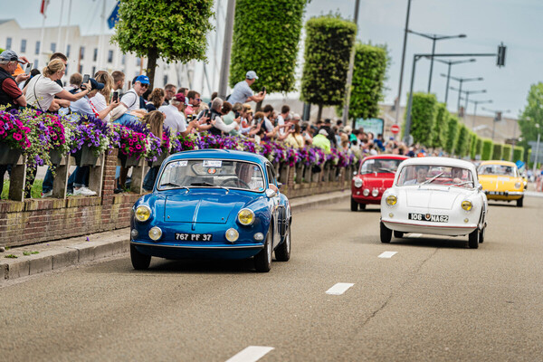 Bild: Feier mit rund 150'000 Fans und Enthusiasten – Jubiläumstreffen "70 Jahre Alpine" Dieppe 2025