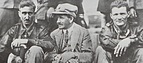 Ferdinand Porsche (Mitte) brachte Neubauer zu Mercedes (© Archiv Gerhard Schütz, 1924) Ferdinand Porsche (Mitte) brachte Neubauer zu Mercedes (© Archiv Gerhard Schütz, 1924)