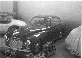 Ferrari 166 (1949) - das grosszügig verglaste Coupé neben dem 166 MM am Genfer Autosalon 1949