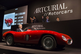 Ferrari 166 Corsa Spyder Scaglietti (1948) - Lot 125 - für EUR 2,55 Millionen zugeschlagen an der Artcurial-Versteigerung Paris 2017 - Artcurial Paris 2017