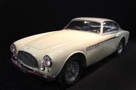 Ferrari 212 Vignale (1953) - (Jahrgang geschätzt) wunderschöne Linienführung (Rétromobile 2013)